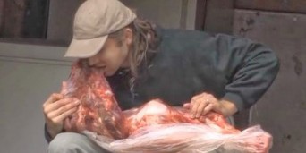Ngeri! Selama 5 Tahun Pria Ini Hanya Makan Daging Mentah